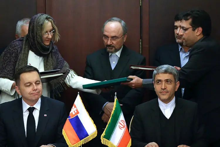 اشک‌های ظریف، خنده قالیباف، ازدواج زوج‌های آتشنشان، پیمان معادی در نشست خبری، نمایشگاه نقاشی کودکان و ...
