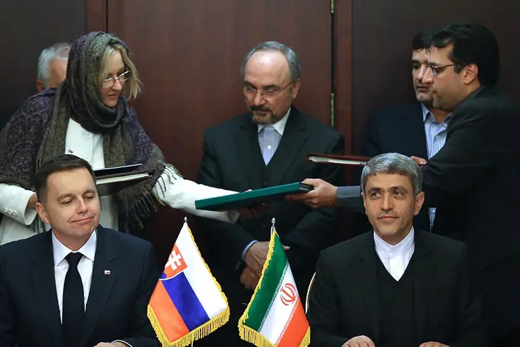 اشک‌های ظریف، خنده قالیباف، ازدواج زوج‌های آتشنشان، پیمان معادی در نشست خبری، نمایشگاه نقاشی کودکان و ...
