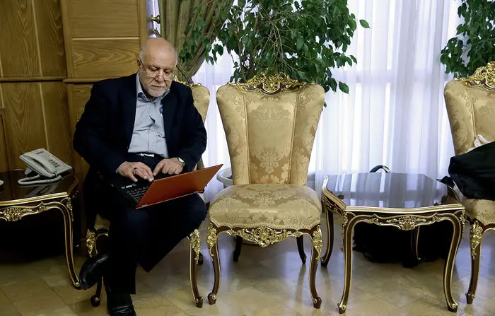 (تصاویر) روحانی عازم ایتالیا شد
