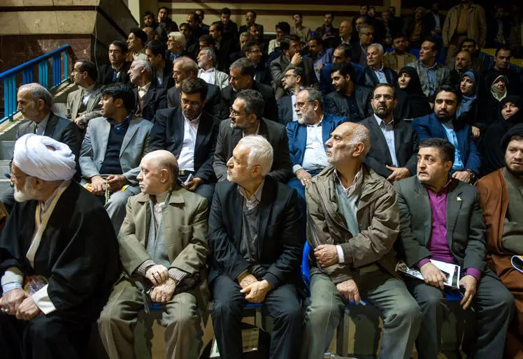 فشار از پایین، چانه‌زنی از بالا!