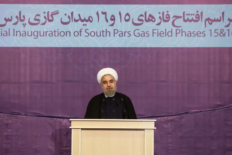 دختر جهانگرد در ایران، روز شلوغ باشگاه پرسپولیس، آتش‌سوزی در هتل قصر مشهد، مجسمه‌های...