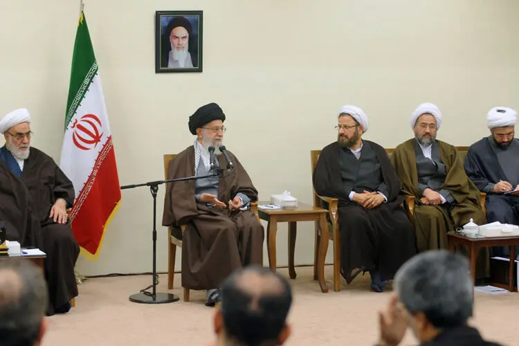 رونمایی از آلبوم گروه نیوش، اردوی آموزشی اسکی، درگیری پلیس با معترضان، نهنگ در ساحل،...