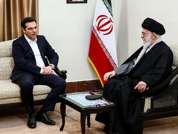 حاشیه‌های هشتمین روز جشنواره، هنگامه قاضیانی در نشست خبری، بارش برف و بازی در برف،...