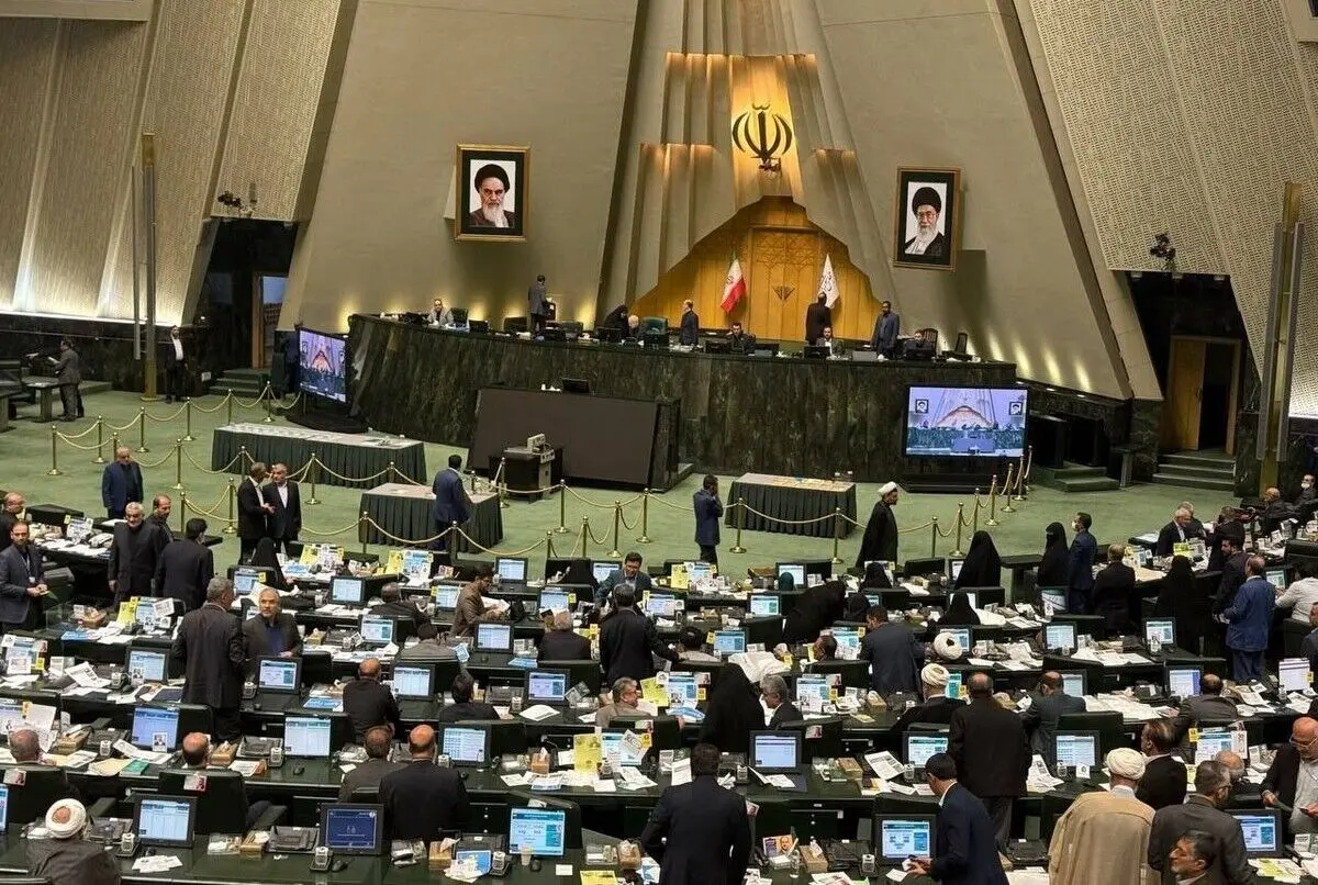 این مجلس در رأس امور نیست/ شورای عالی انقلاب «سوءاستفاده تلویزیون» را پذیرفته! 
