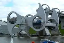 چرخ فالکرک؛ شاهکار مهندسی اسکاتلند که قایق‌ها را با یک چرخش جابه‌جا می‌کند