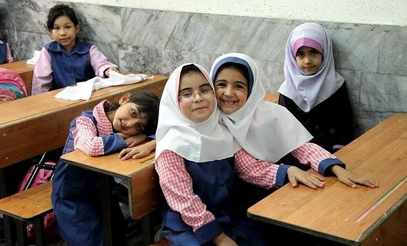 زنگ مدرسه صبح زود بخورد، خوب است یا بد؟   