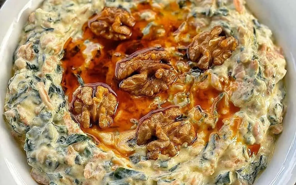 طرز تهیه بورانی اسفناج و هویج؛ یک چاشنی خوشمزه

