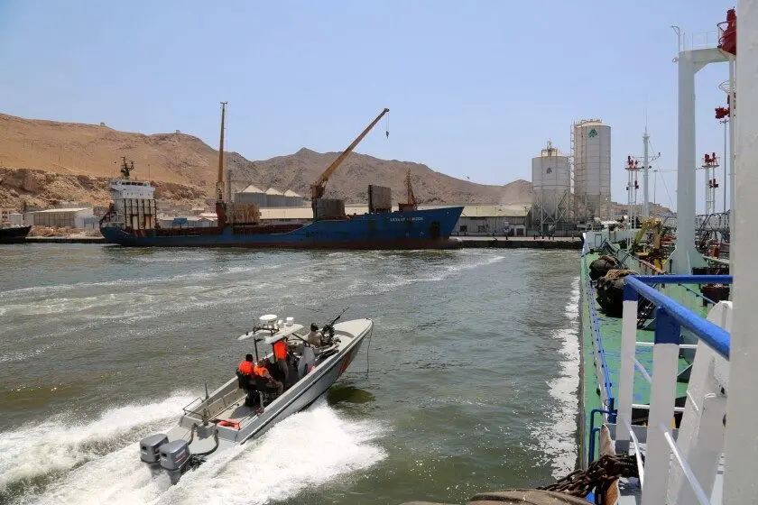 حمله مستقیم عربستان به ۲ کشتی اماراتی در بندر المکلا
