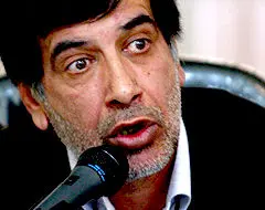 دولت با مجلس لجبازی می‌کند/قانون حتی اگر دارای اشکال باشد باید اجرا شود