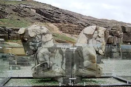 عکس> آب، تخت جمشید را فراگرفت