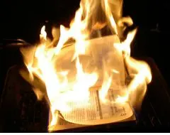 انتشار کتابی که باید سوزانده می‌شد