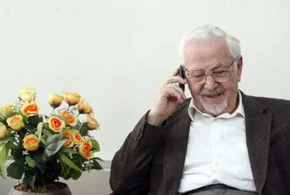 عکس> ابراهیم یزدی در دفتر خبرگزاری دولت