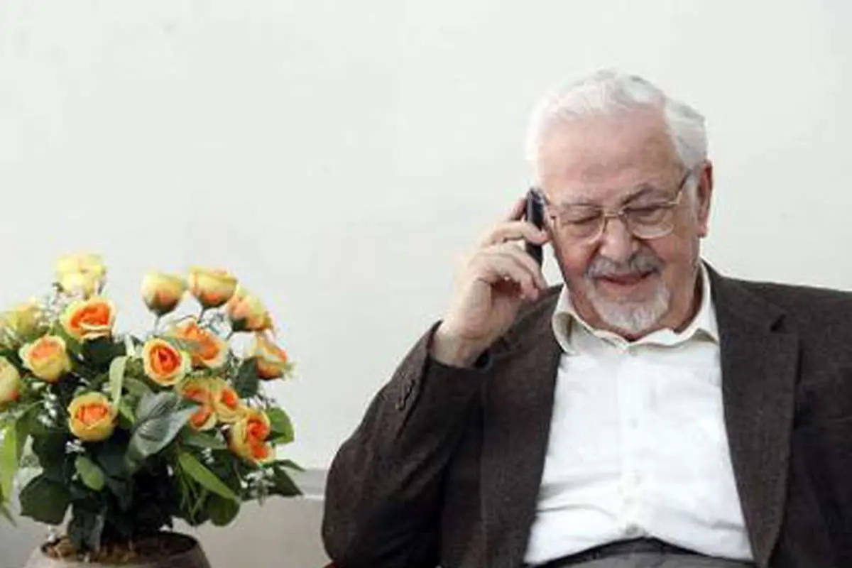 عکس> ابراهیم یزدی در دفتر خبرگزاری دولت