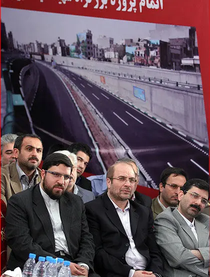 عکس> قدردانی قالیباف از فرزند شهید صیاد شیرازی