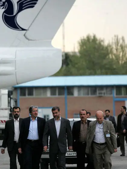 عکس> وزیر راه سر جای خلبان هواپیما