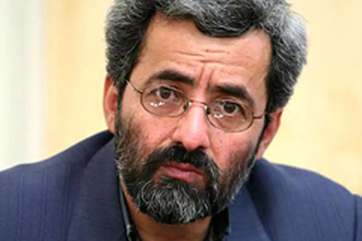 به جیب مشایی نگاه میکنند نه سخنش