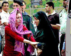 برخورد پليس با کسانی که «مانکن گونه» و «از روی غرض» در خیابا‌ن‌ها ظاهر می‌شوند