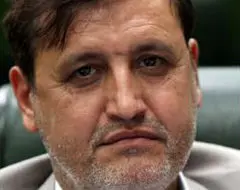 یعنی چه که ما سند بردگی خود را امضا می‌کنیم، این سند حریت ماست