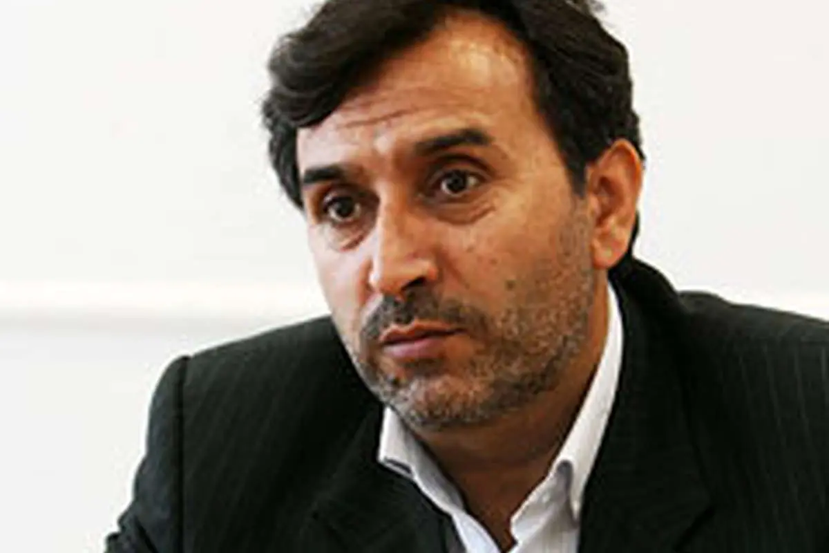 مشایی توهم دارد/ در صورت ادامه این وضعیت احمدینژاد جایگاه خود را از دست خواهد داد