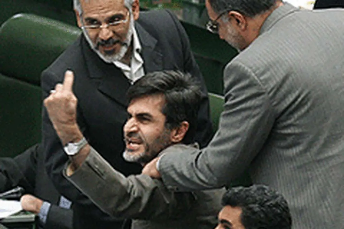 مجادله نمایندگان و رسانههای حامی دولت ادامه دارد