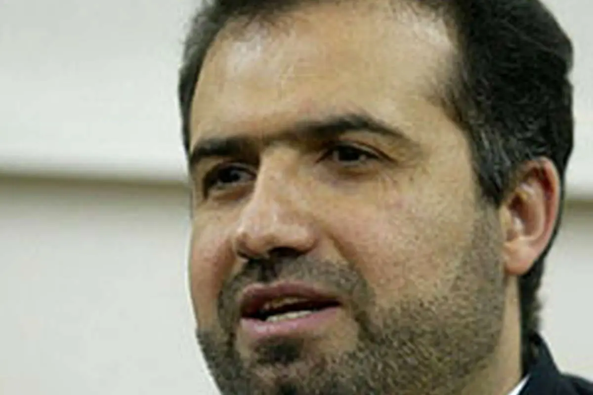 قابل فهم نیست که چرا برخی دوستان چنین تصمیماتی را اتخاذ می کنند