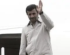 ممنوع الخروج بودن دو تن از همراهان، علت لغو سفر احمدی نژاد به ارمنستان؟!