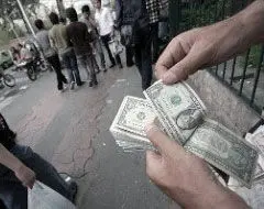 دولت اکنون در یک تناقض و سیکل بسته گیر کرده است/دو نرخی شدن ارز همچنان باقی خواهد ماند