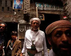 امید حامیان صالح به بازگشت وی/ معترضان خواستار خروج پسران صالح