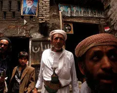 امید حامیان صالح به بازگشت وی/ معترضان خواستار خروج پسران صالح