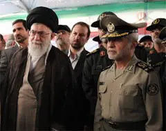 بازدید رهبرمعظم‌انقلاب ازنمایشگاه دستاوردهای نیروهای مسلح