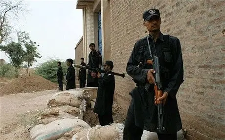 پاکستان مشاوران نظامی انگلیس را بیرون کرد