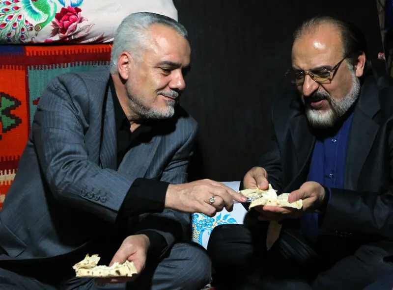عکس> افطاری ساده معاون رئیس‌جمهور