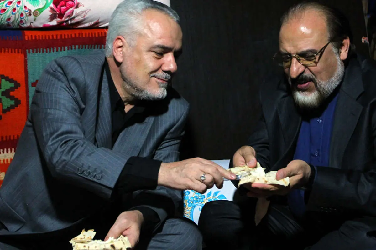 عکس> افطاری ساده معاون رئیسجمهور