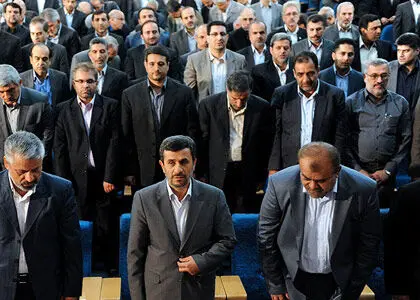 عکس> خوابیدن در مراسم معارفه قاسمی