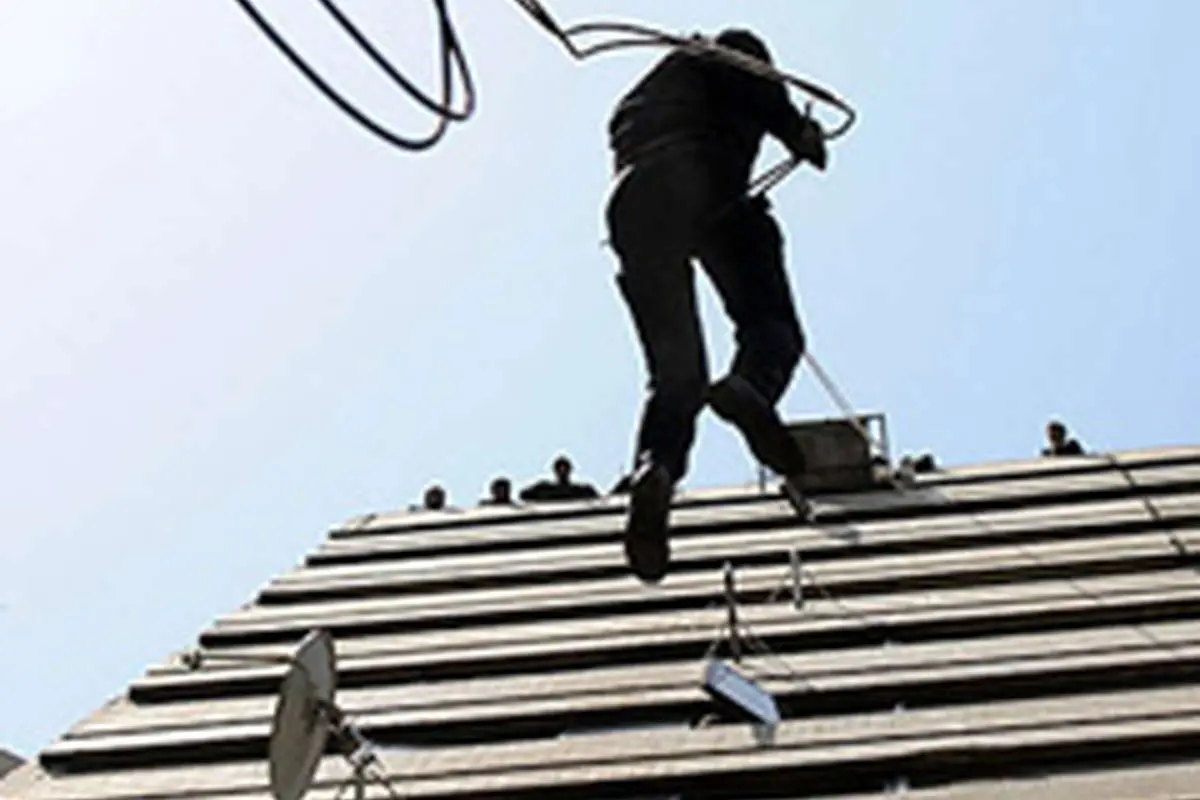 بیقانونی پلیس جنبه عمومی دارد و به حیثیت نظام لطمه وارد میکند