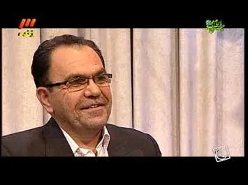 مداحی که لای گلگیر ماشین گیر کرد!+عکس