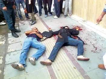 +18> همسر کشی وحشتناک در پیاده‌رو +عکس