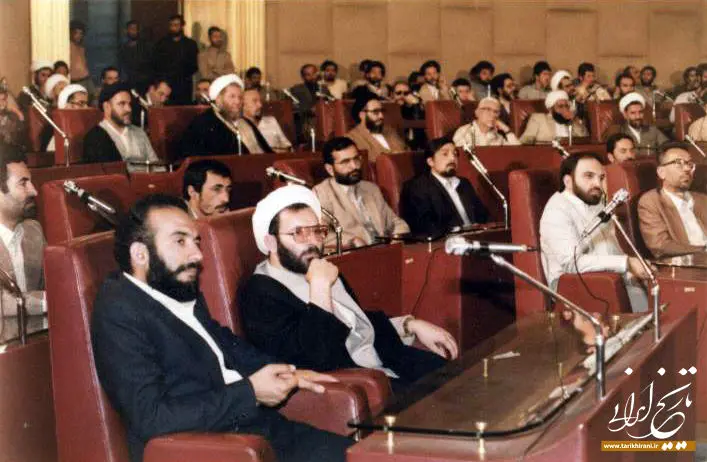 عکس> شریعتمداری، سروش و بشارتی در مجلس اول