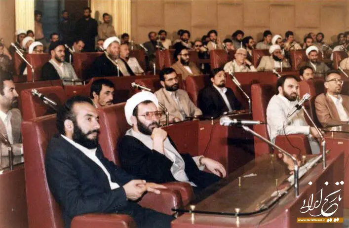 عکس> شریعتمداری، سروش و بشارتی در مجلس اول