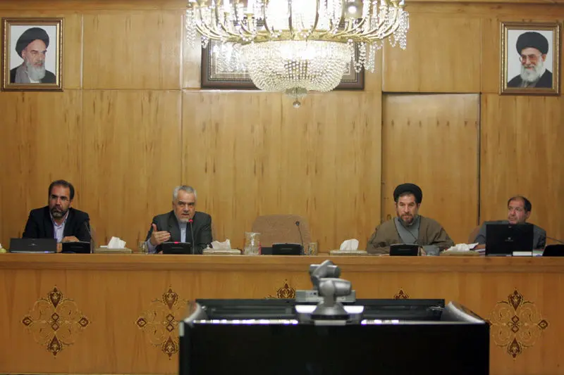 عکس> میرتاج‌الدینی جای مشایی را گرفت