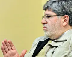 جوانفکر: متكي و اژه‌یی ساكت‌‌بمانند/ اگر پرده‌ها بيفتد...