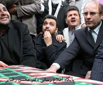 عکس/ پسرکوچک محسن‌رضایی در سوگ برادر