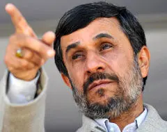 عکس/ توجه بقایی و احمدی‌نژاد به کجاست؟