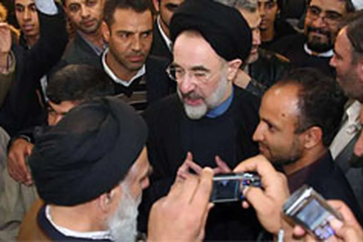 خاتمی با استقبال پرشور مردم وارد کرمان شد