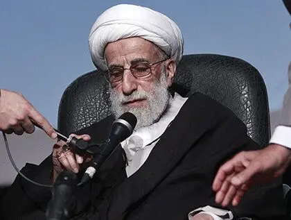 آیت‌الله احمد جنتی از نمای دور و نزدیک