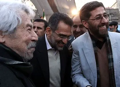 عکس/ پذیرایی از وزیر ارشاد با آش رشته!
