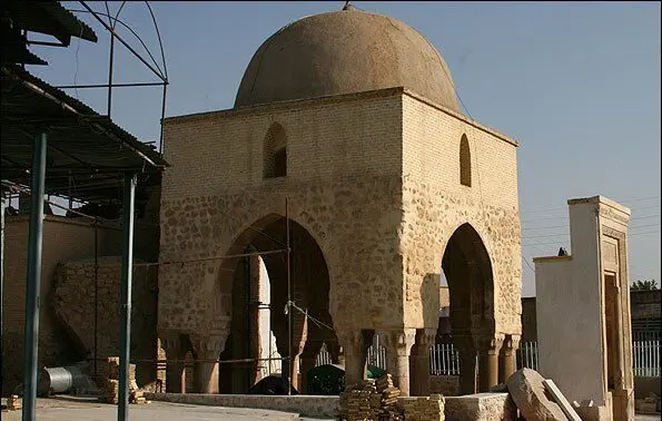 عکس/ وقتی سنگ قبر تاریخی سطل زباله شد