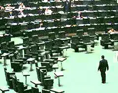 مجلس نهم نباید مرعوب شانتاژها شود/ باید جلوی قانون گریزی را بگیرد