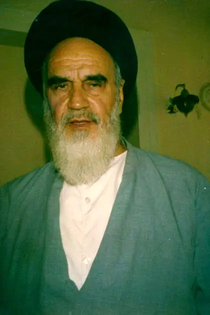 تصاویر منتشر نشده از امام(ره) در جمع خانواده
