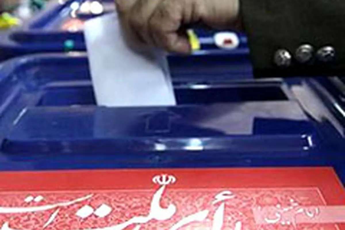 از هر ابزاری برای کسب مجلس استفاده میکنند /سلاح افشاگری حامیان دولت دیگر کارایی ندارد